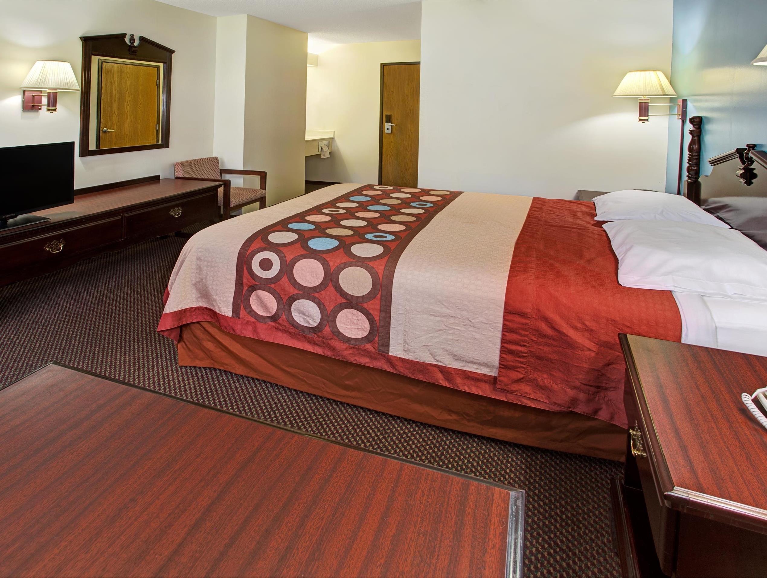 Super 8 By Wyndham Heath/Newark Hotel Exterior foto